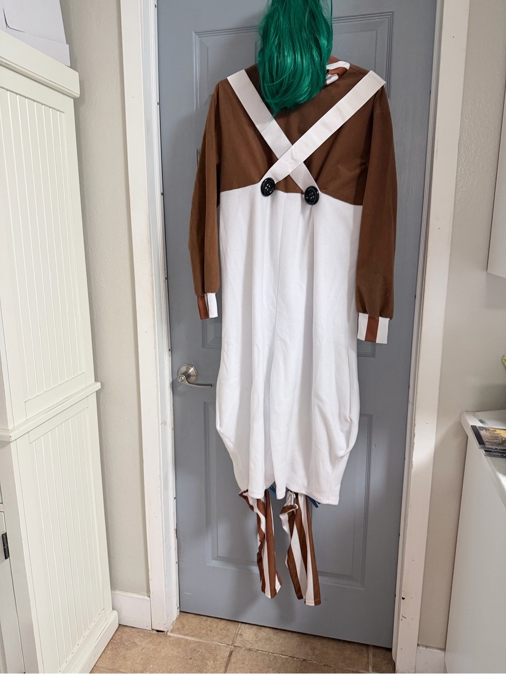 Adorable Oompa Loompa costume with green wig Costume